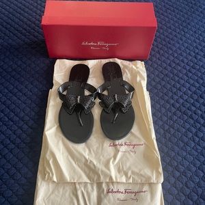 Salvatore Ferragamo Pandy Bow Jelly Sandal